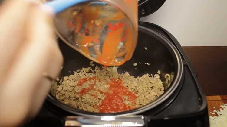Ajouter les tomates pour les pâtes hachées