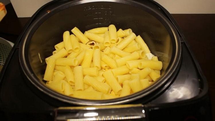 Da biste pripremili tjesteninu s mljevenim mesom, položite zadnji sloj