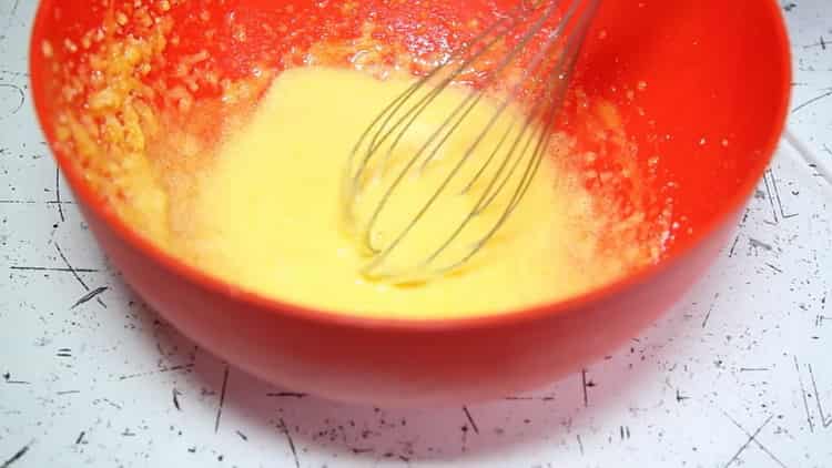 To prepare milk jelly with gelatin, beat the yolks