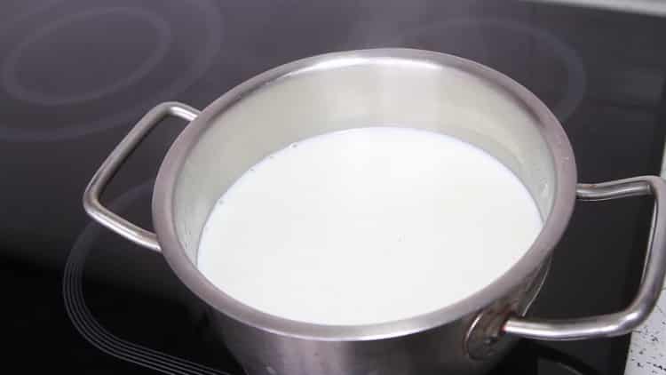 Para preparar gelatina de leche con gelatina, prepare la leche