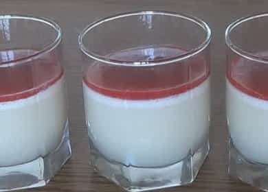 Gelée de lait douce selon une recette étape par étape avec une photo