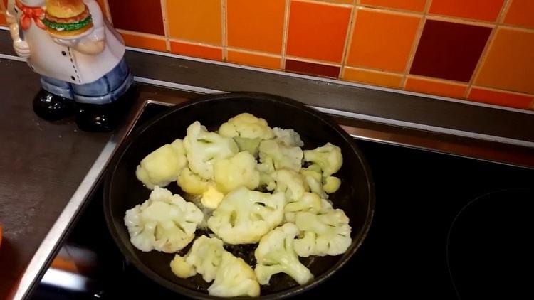 To make an omelet, fry the cabbage