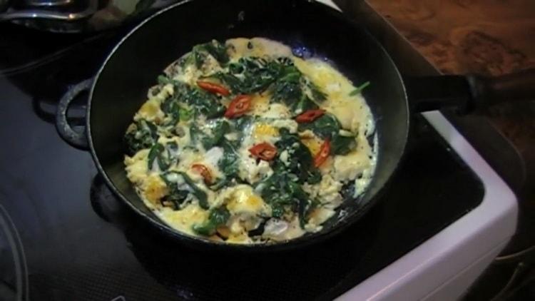 omelette aux épinards est prête