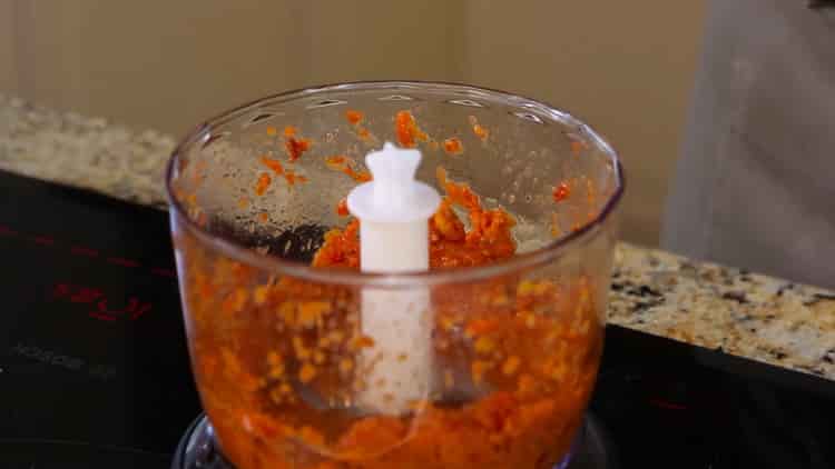 Add pepper to make the paste