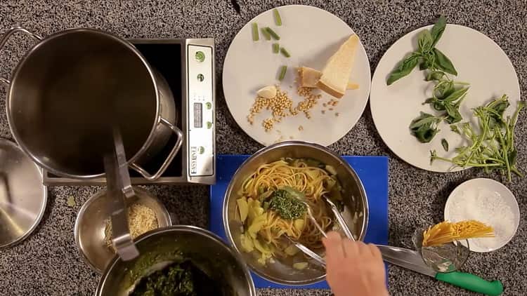 Incredibly delicious Italian pasta with pesto