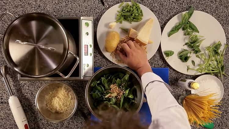 Para preparar la pasta, prepare los ingredientes.