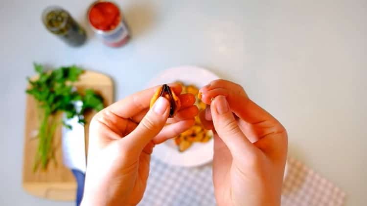 Para preparar la pasta, prepare los ingredientes.