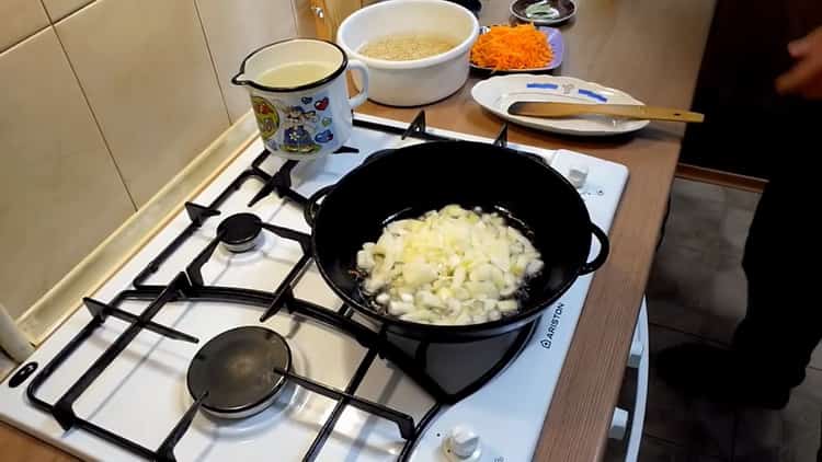 To make pearl barley, fry the onion