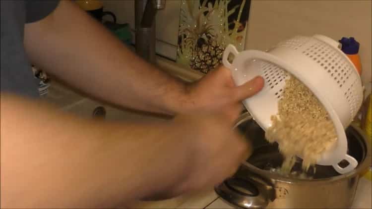 Cocinar pilaf de cebada perlada