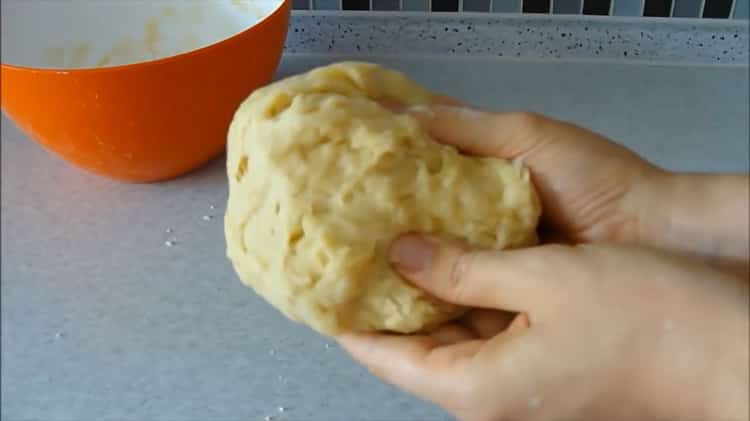 To prepare the dough, place the dough under the film