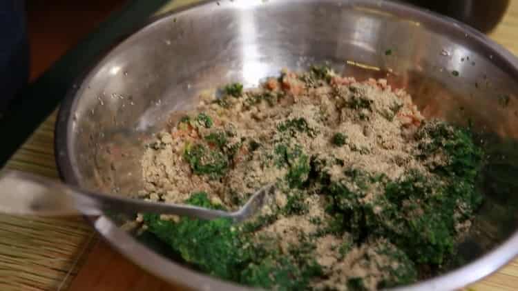 Fried spinach ayon sa isang hakbang-hakbang na recipe gamit ang isang larawan