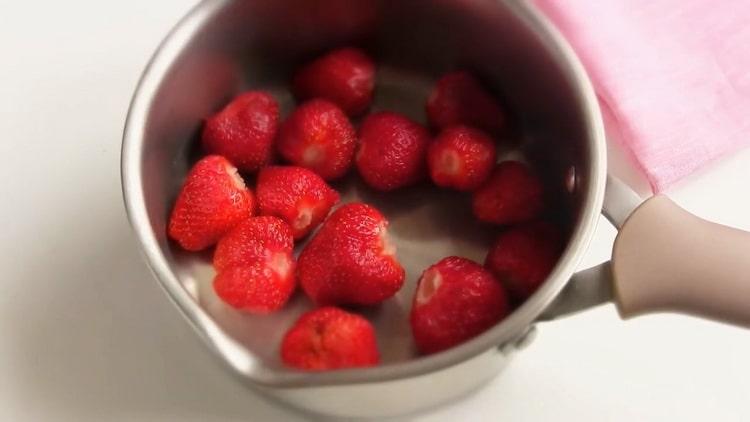 Prepara las bayas para hacer helado