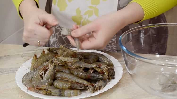 Cooking king prawn salad