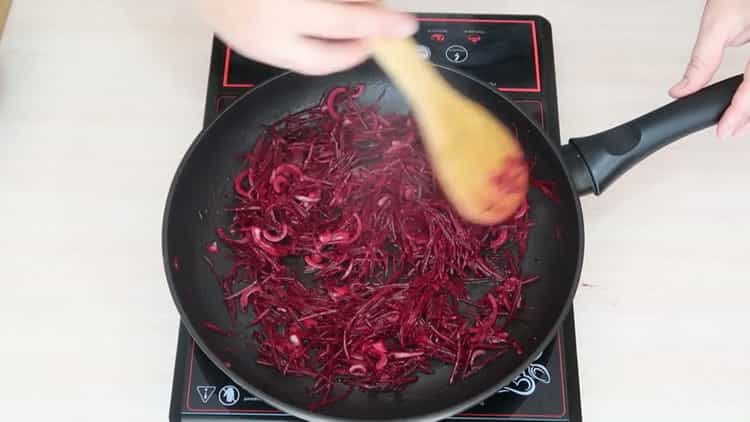 Cocinar una ensalada con frijoles rojos enlatados