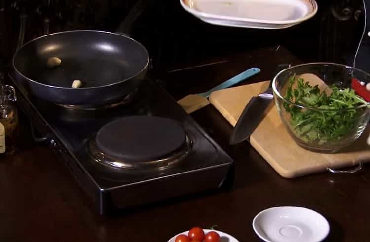 Cocinar ensalada con rúcula y camarones