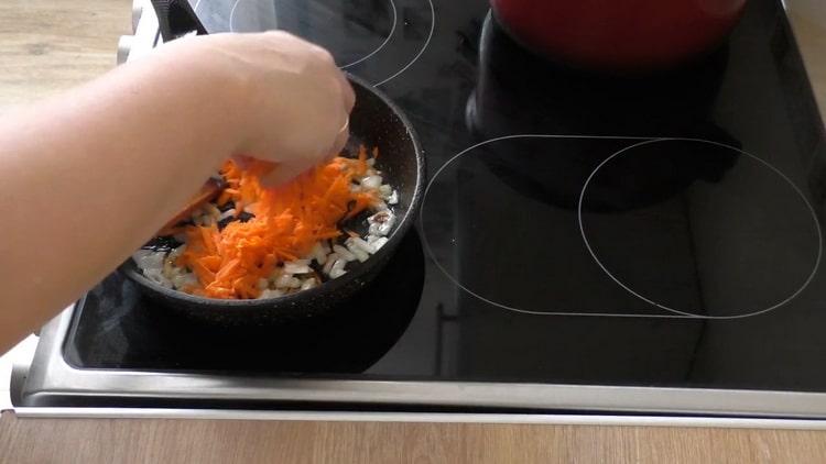 Faire frire les carottes pour faire une salade