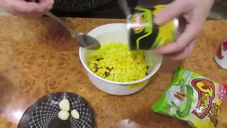 To prepare the salad, prepare the ingredients