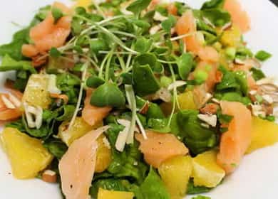 Spinach and salmon salad - tasty, juicy and healthy 🥗
