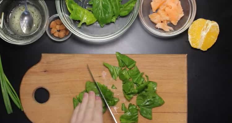 Pour la cuisson, hachez les légumes