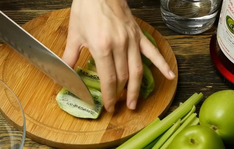 To make juice, cut kiwi