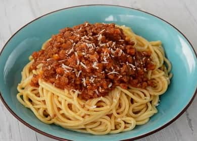 Spaghetti Bolognese step by step recipe with photo