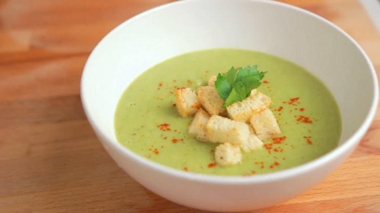 cream broccoli puree soup ready