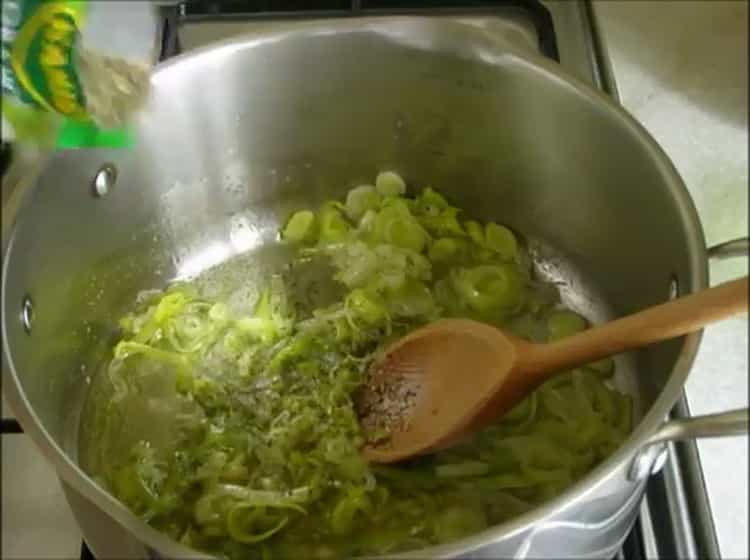 Agregue especias para hacer sopa.