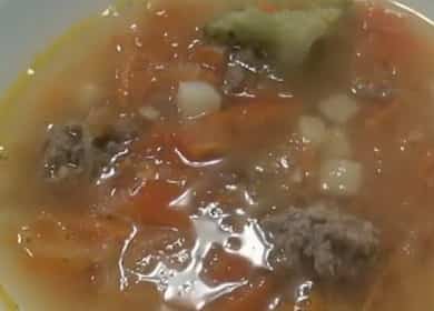 Sopa muy sabrosa y saludable con tallo de apio