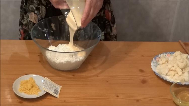 Pomiješajte sastojke da napravite puding.