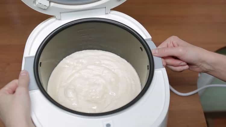 To make a pudding, pour the dough into the mold