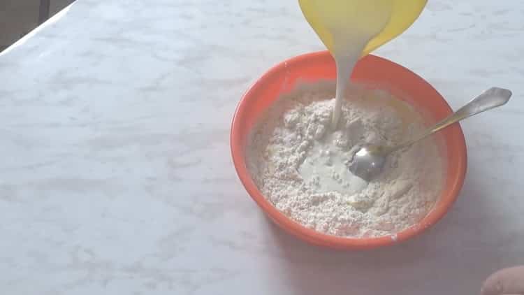 Ajouter la margarine pour faire de la pâte