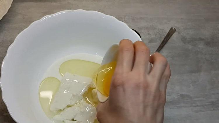 Prepara los ingredientes para la masa.