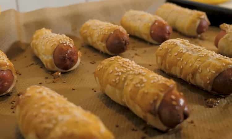 To cook sausages, preheat the oven