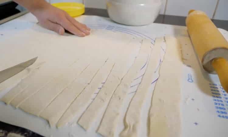 To make sausages, cut the dough