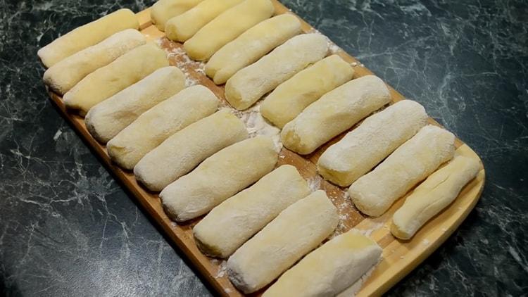 Former des boulettes pour faire de la pâte