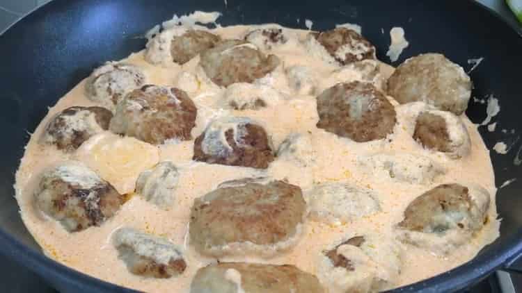 To cook meatballs, pour the ingredients into the pan