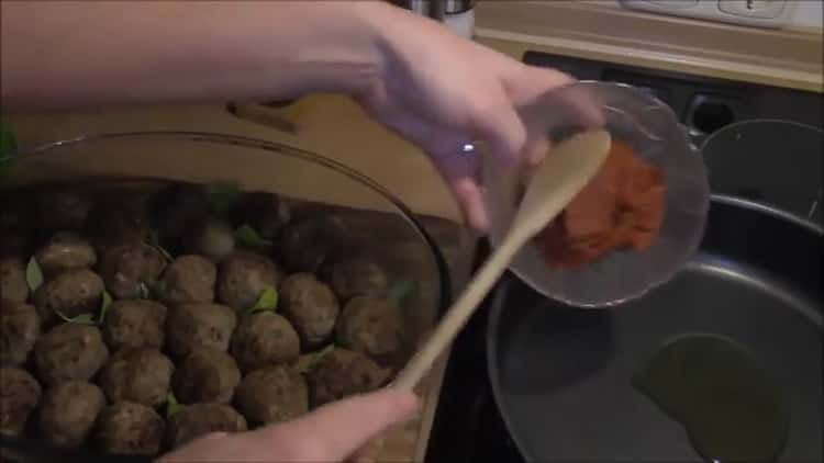 to prepare meatballs, prepare tomato paste