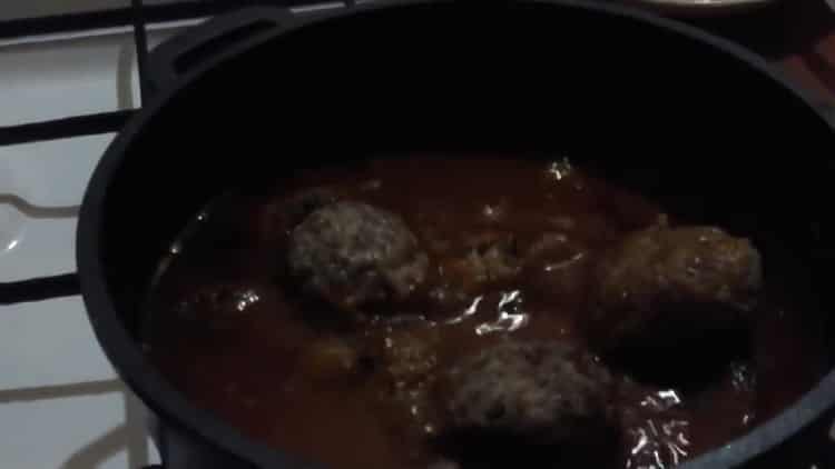 To cook meatballs, fry meat