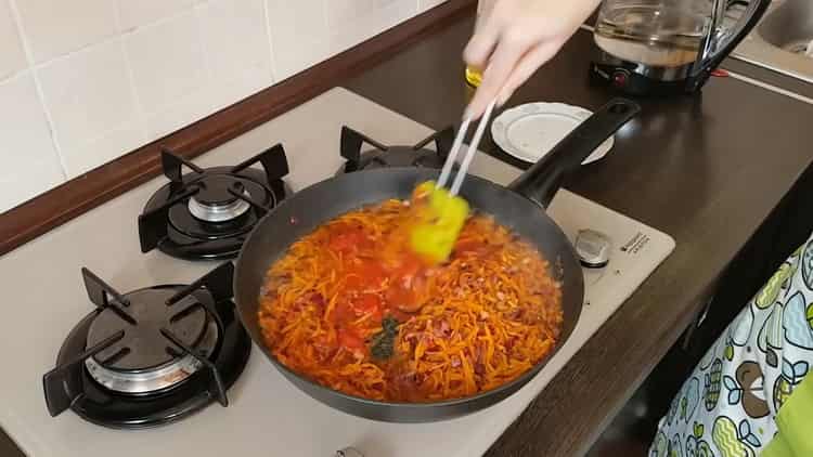 Dodajte pastu od rajčice za kuhanje mesnih okruglica