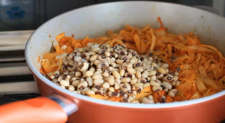 Agregue frijoles para cocinar