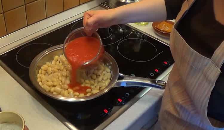 Pour ajouter des haricots, ajouter du jus de tomate