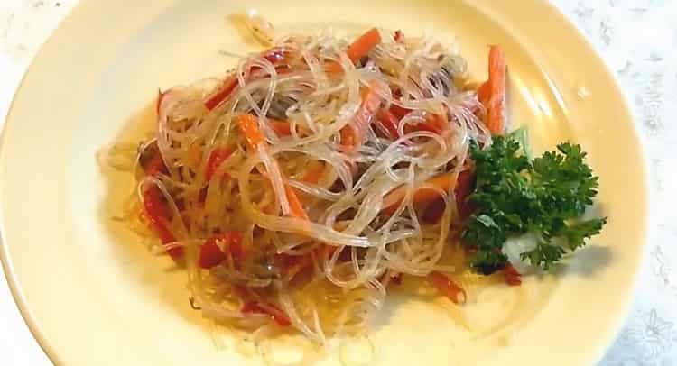 Funchoza au bœuf et aux légumes recette étape par étape avec photo