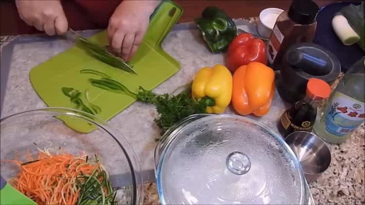 To make funces, cut pepper