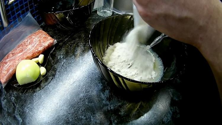 Para la preparación de empanadas, prepare los ingredientes.