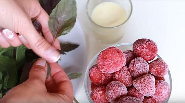 Take frozen strawberries, as well as basil.