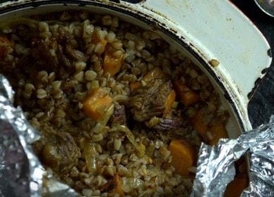 Sarrasin au bœuf parfumé: cuire selon une recette détaillée avec photo.