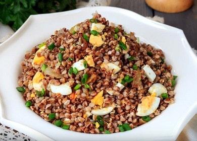 Buckwheat with boiled egg, herbs and onions - a light, hearty and tasty dish 🥣