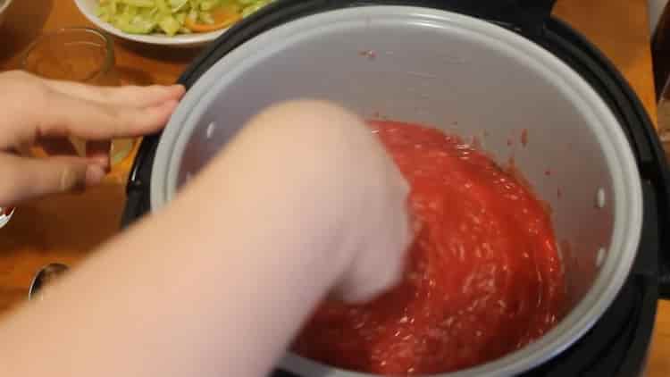 Pour faire du lecho, ajoutez de la purée de tomates