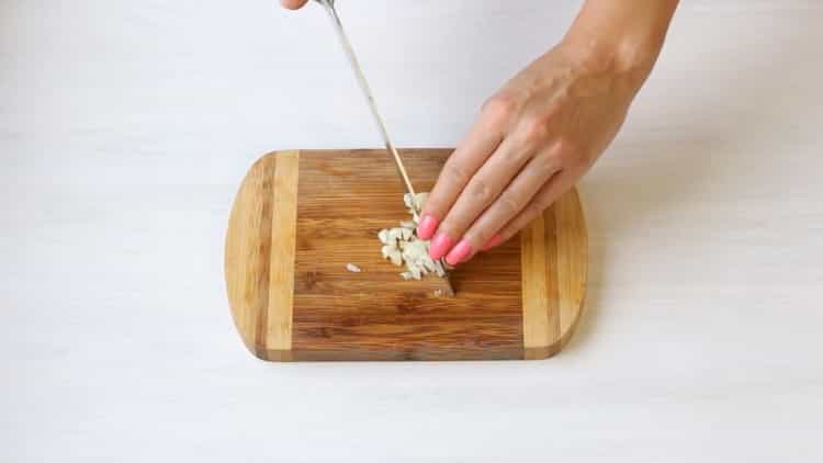 Chop the garlic for cooking