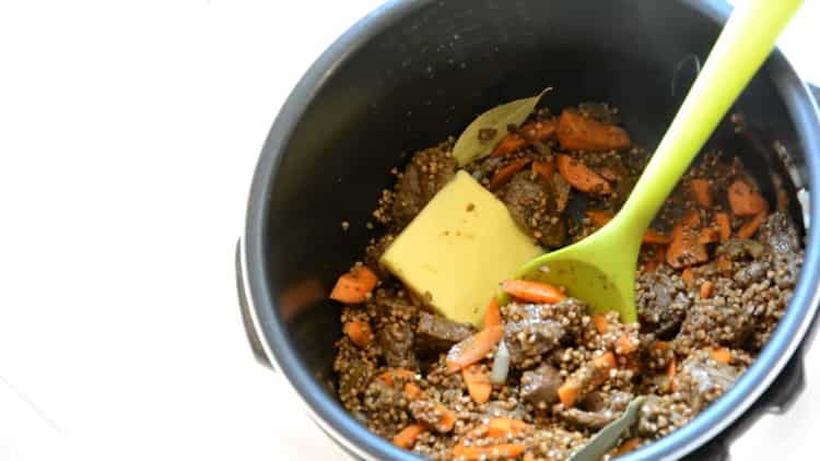 To make buckwheat, add oil and spices